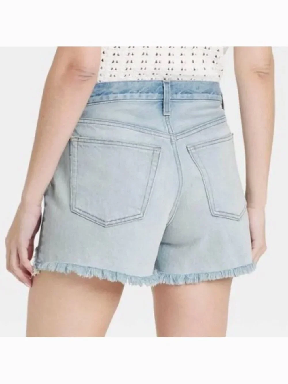 NEW NWT UNIVERSAL THREAD Mid Rise 90's Baggy Denim Shorts Light Wash Raw Hem 2